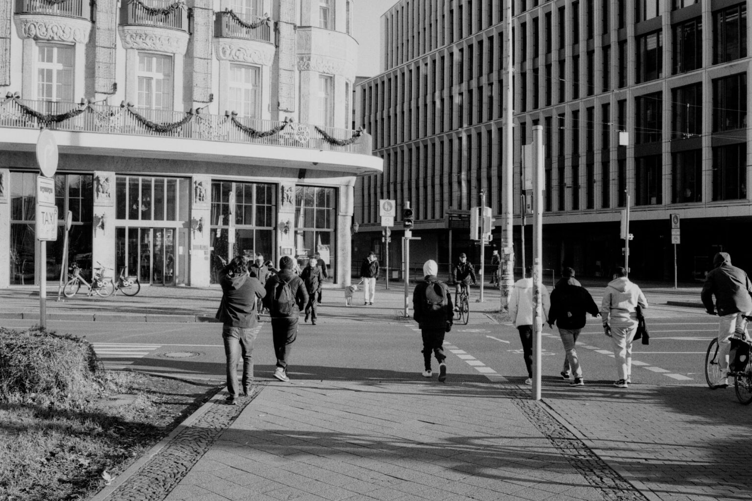 2024-11-12-2937-Contax137MA-Leipzig-HP5plus-0011