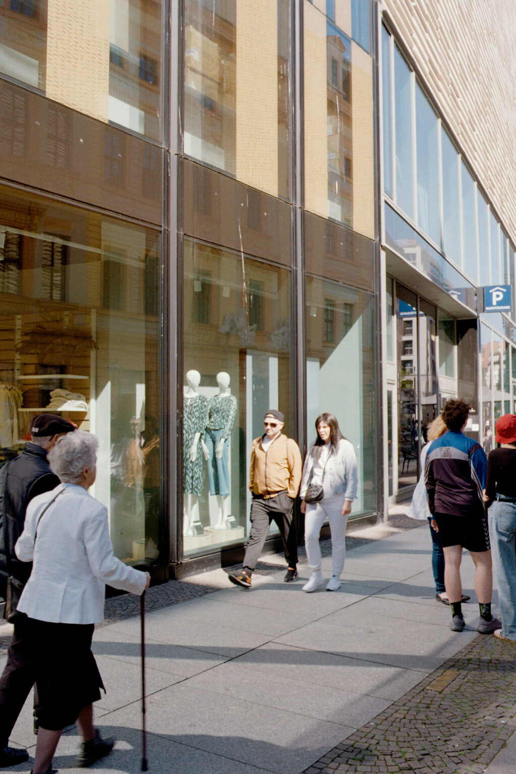 20250605_0009_2025_04-05_0277-Contax137MA-Leipzig-Gold200