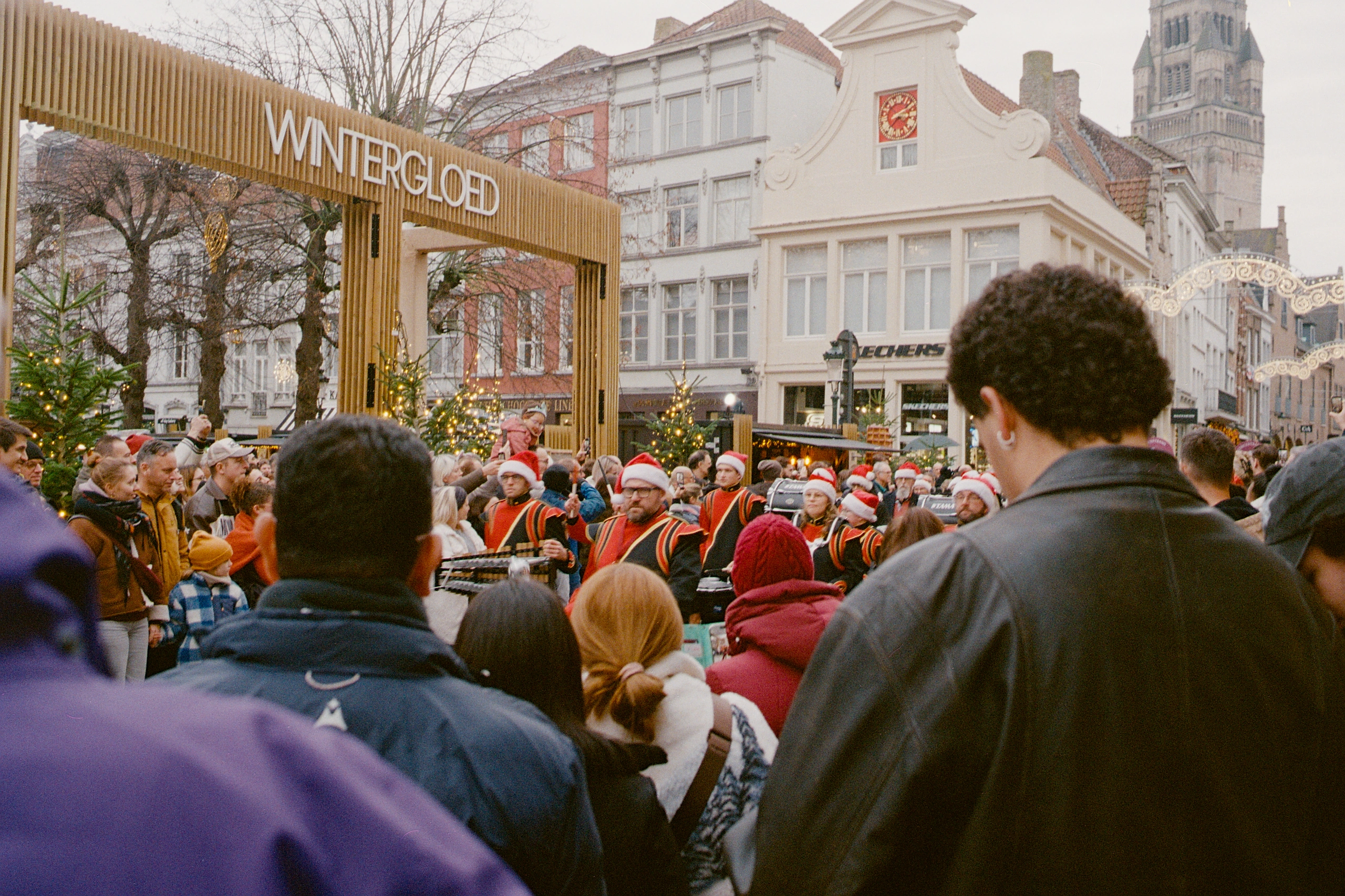 Brügge, Dezember 2025 * Contax 167MT Zeiss Distagon 35mm/F2.8 * Kodak Ultramax 400